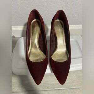 Old Navy Pointed Toe Burgundy Women’s Pumps
